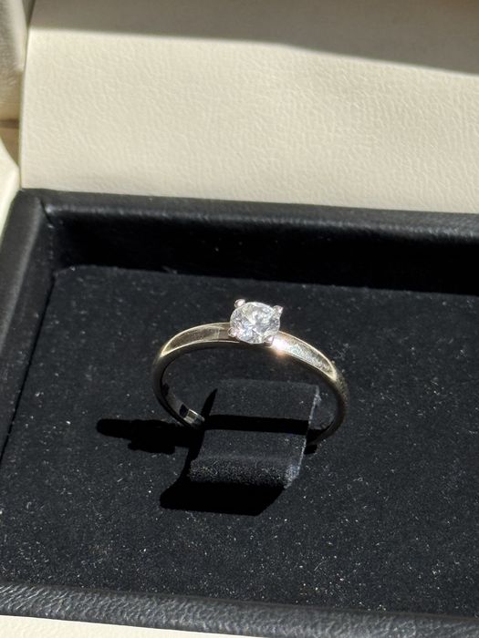 Каблучка SOVA з діамантом GIA 0,33 ct G/VVS2 | Біле золото 585