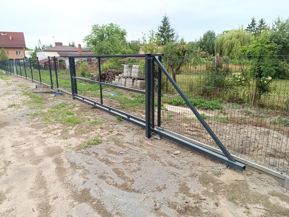 Ogrodzenia panelowe brama furtka montaż słupek panel podmurówka wola