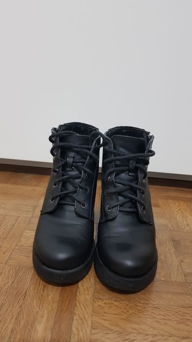 Botas pretas salto