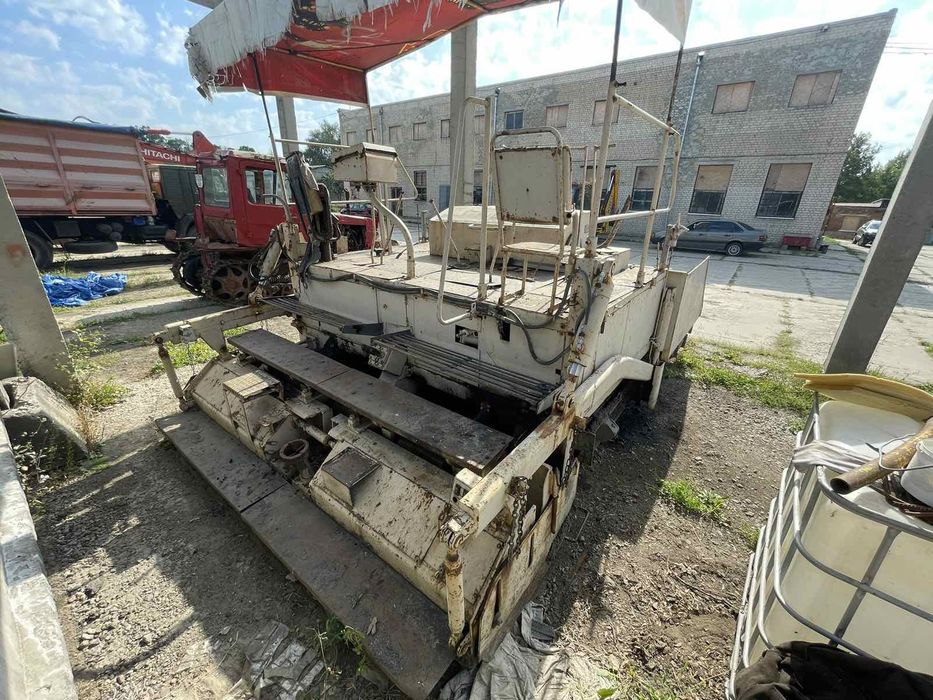 Продам Асфальтоукладчик ДС 143А