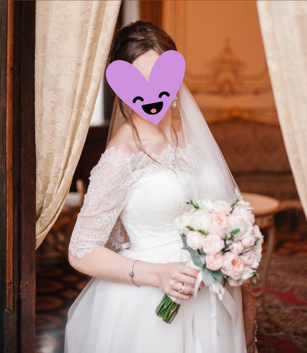 Нежное свадебное платье с кружевным топом