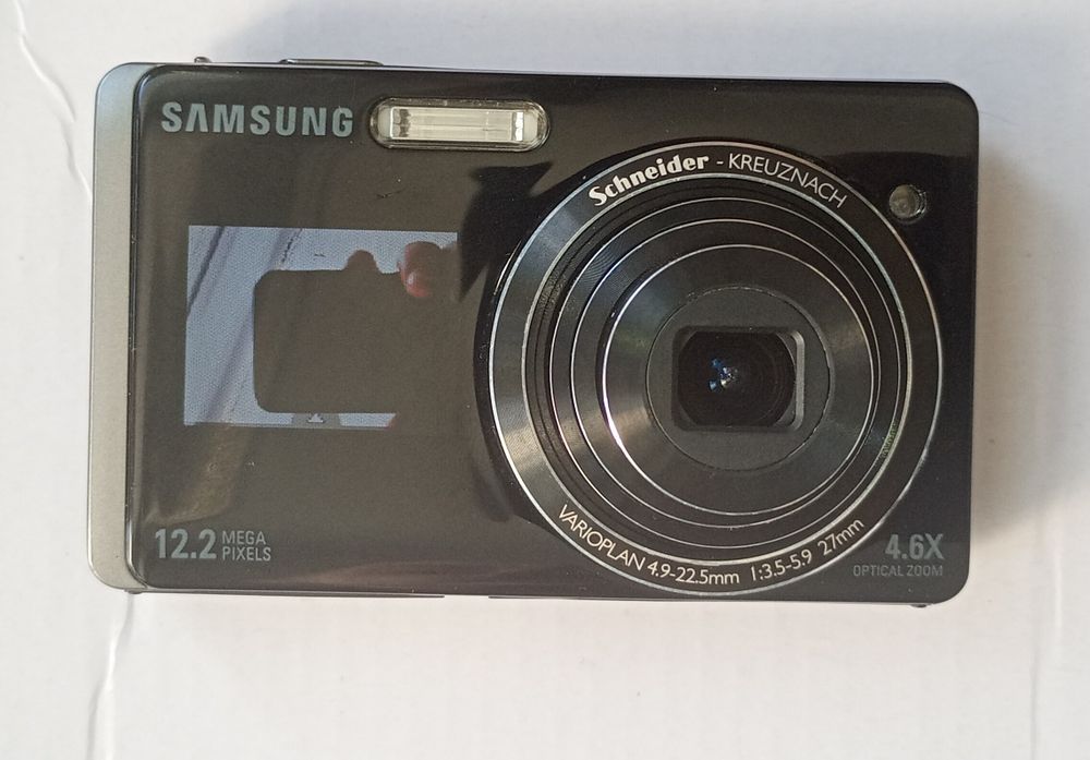 Aparat cyfrowy Samsung nie w pełni sprawny z funkcją selfie