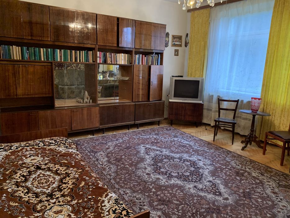 Продам будинок поруч з сосновим лісом