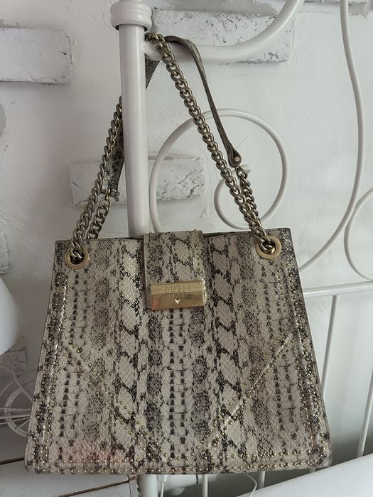 Piekna torebka Guess, panterka ze zlotem