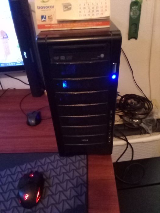 Torre de PC " ASUS" i3 de CPU