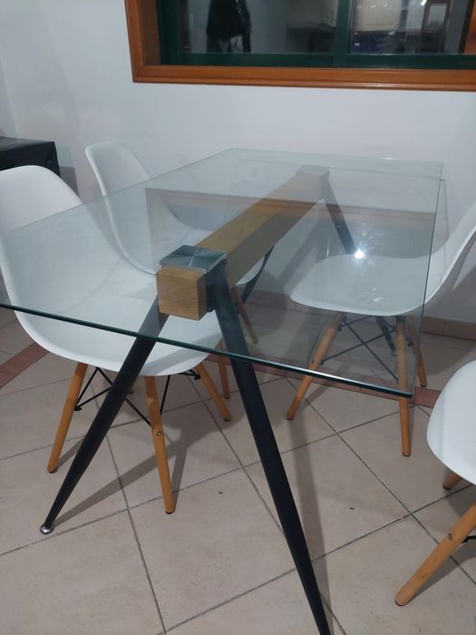 Mesa em vidro 140x0,80