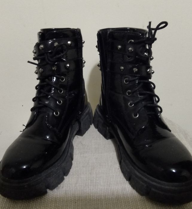 Botas pretas de mulher tamanho 36