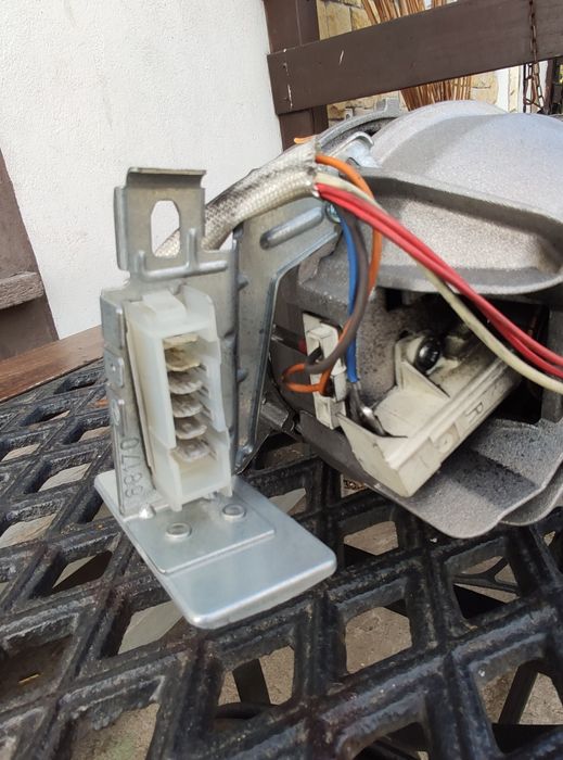 Silnik pralki Bosch.