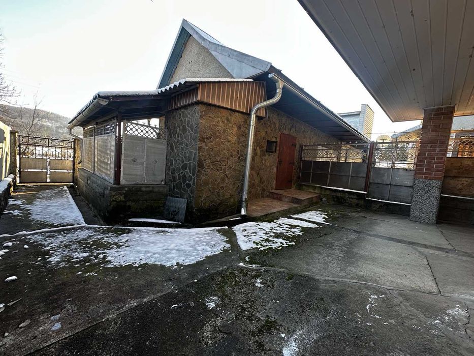 Продається будинок в с. Угля