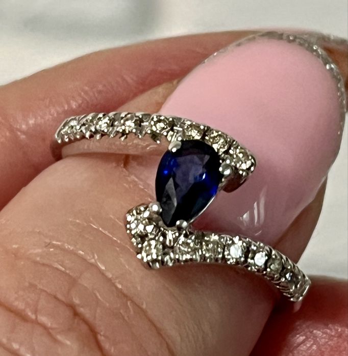 Золотое кольцо перстень с натуральными бриллиантами и сапфиром