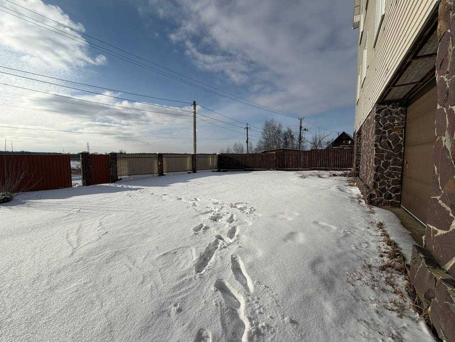 Большое помещение 900 м² с участком 15 соток в Гостомеле