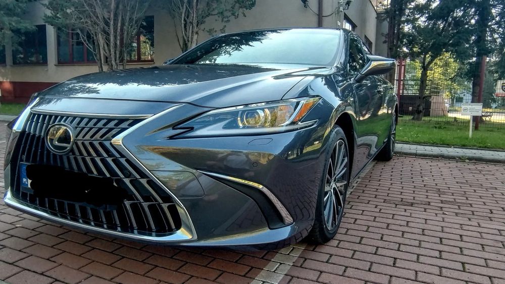 Lexus ES