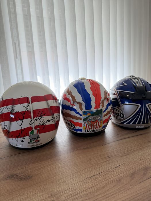 Capacetes Arai e Shoei