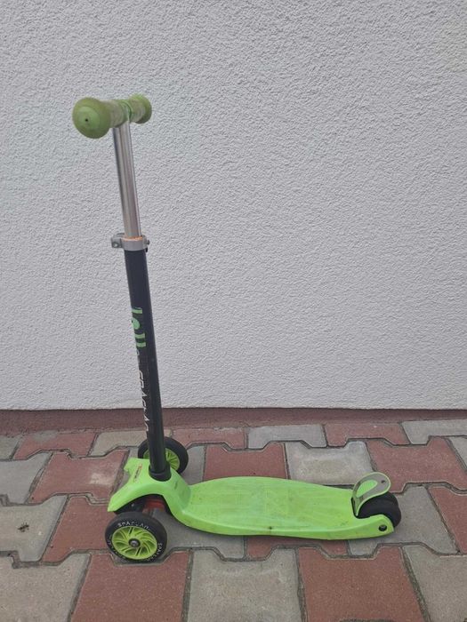 Hulajnoga dziecięca trójkołowa