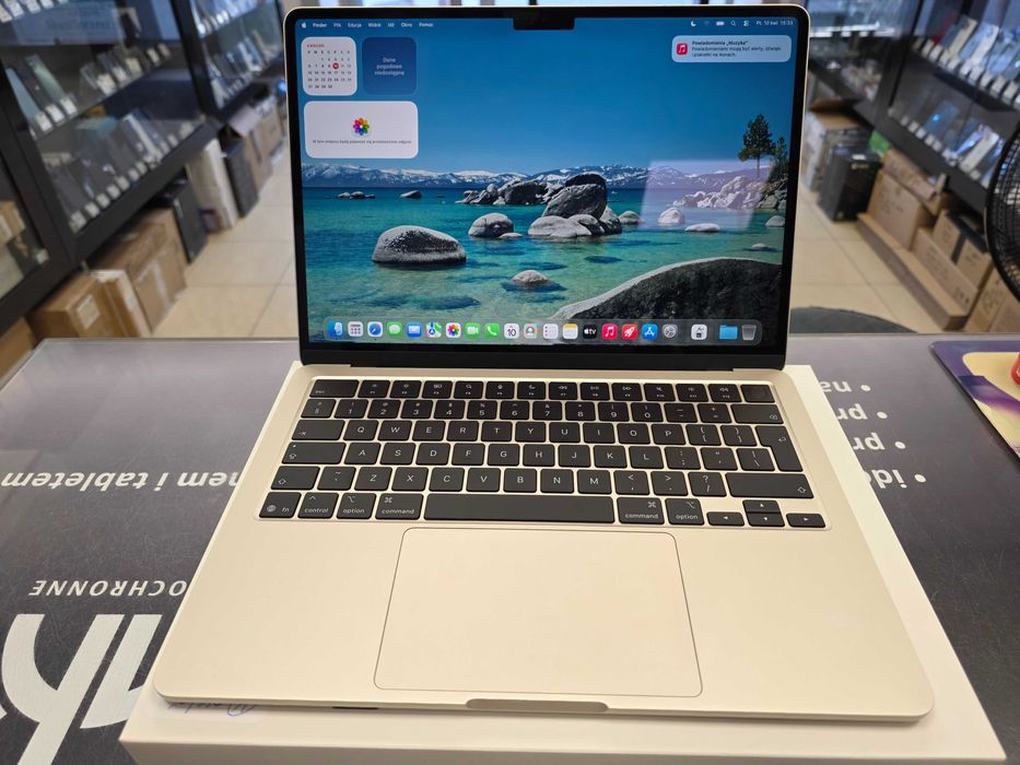Macbook Air 13 2025/ Apple M4/ 16GB DDR5/ 256GB/ Starlight/ Grade A+/ Gwarancja Apple od 21.02.26/ 2 CYKLE ŁADOWANIA