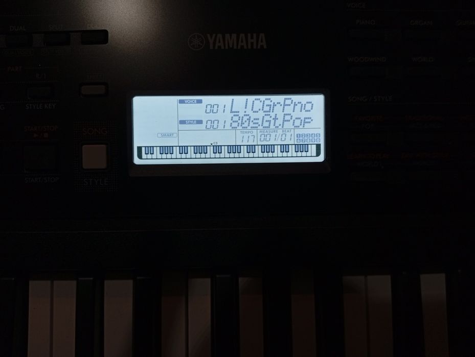 Teclado Yamaha PSR-E 383
