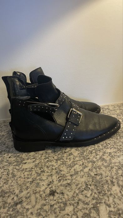 Botins pretos stradivarius