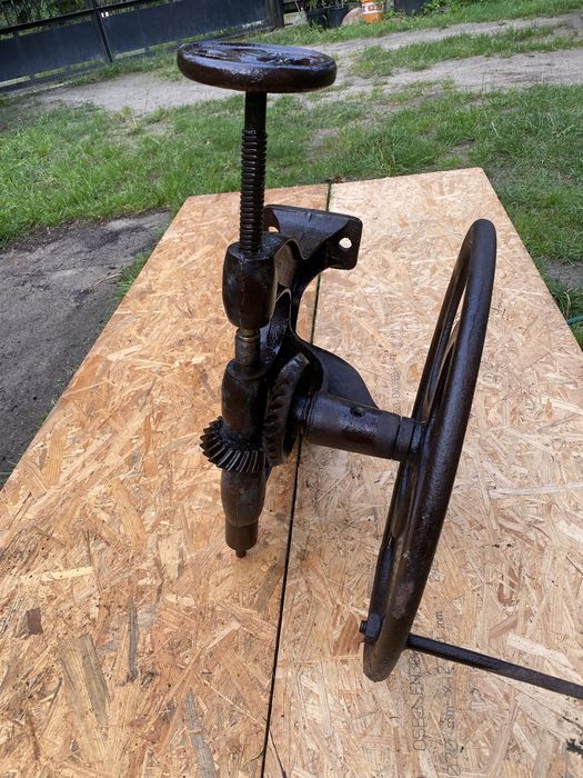 Maszyna kowalska wiertarka