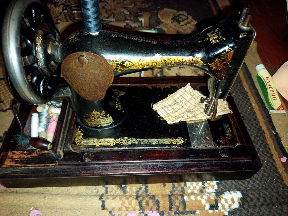 Швейная машинка Singer