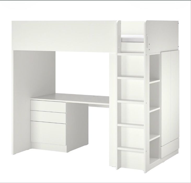 Cana Beliche com secetaria e estante Ikea