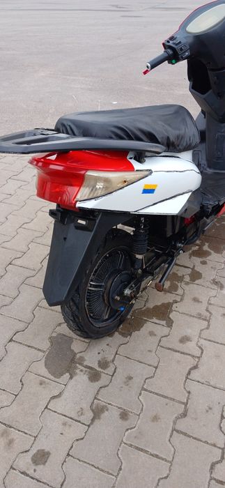 Електро скутер Yadea em215