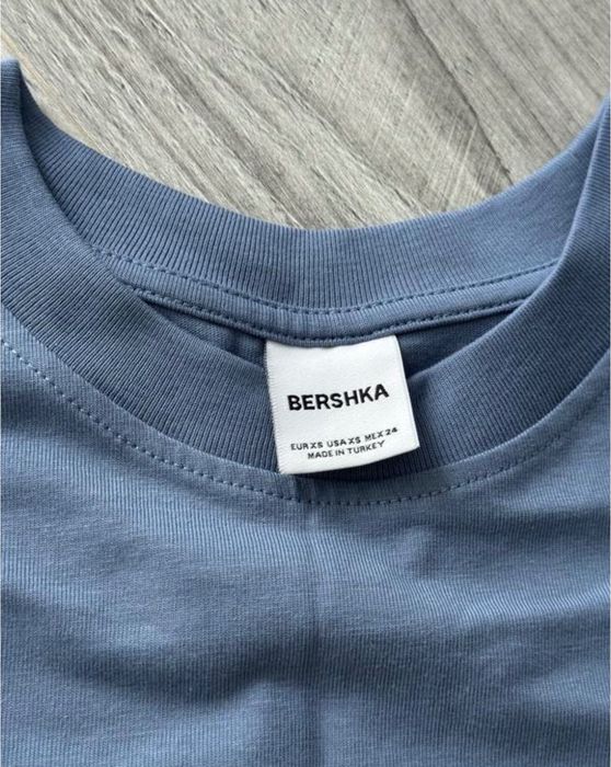 Футболка Bershka розмір xs з лимонами