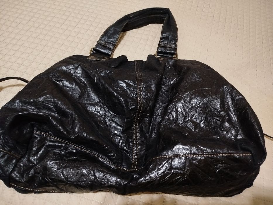 Mala de senhora de mão em pele preta