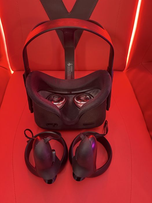 Oculus quest 1,2  два шлема