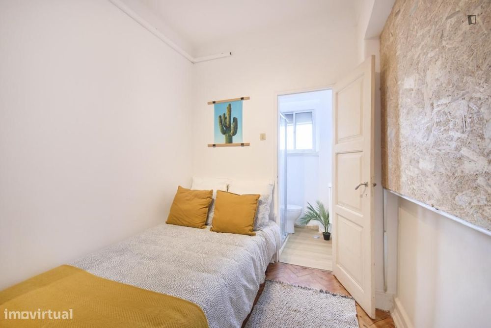 Quarto - localizado em Alvalade Lisbon