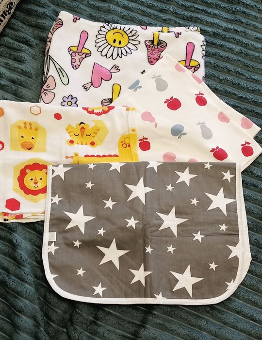 Лот пелёнок и пледик для малышей