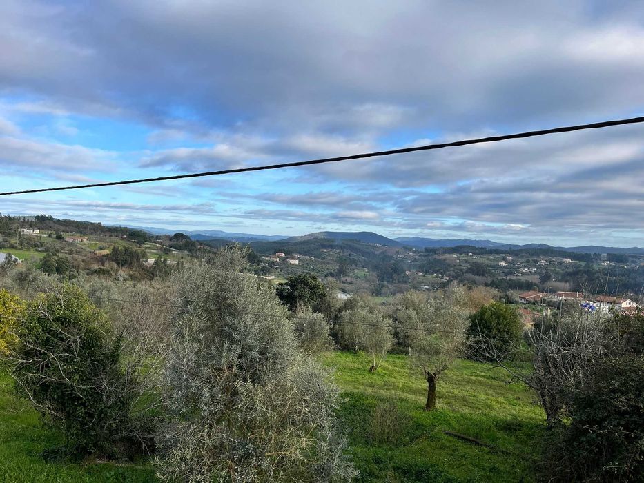 Arenda-se Moradia T3 com Jardim em Local Tranquilo e Aconchegante