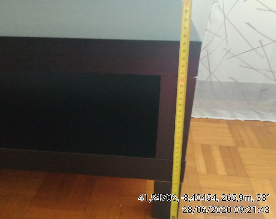 Mesa de sala tv com prateleira
