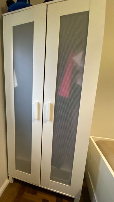 Conj. Cama extensível e armário do ikea