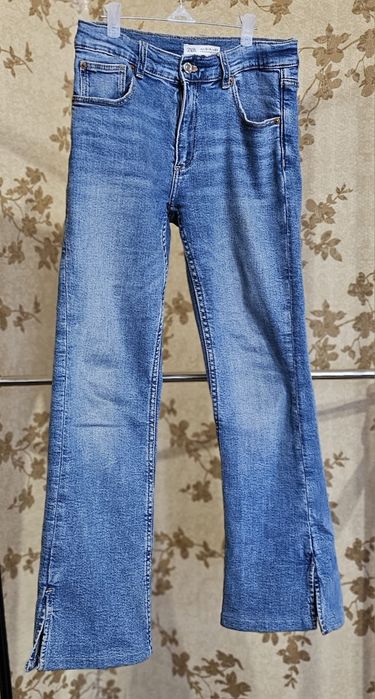 Джинси. Zara. На дівчинку 10-12 років.
