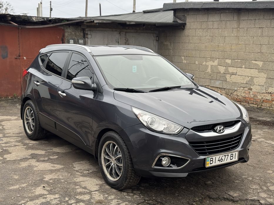 Продам офіційний HYUNDAI IX35 гбо повний привід