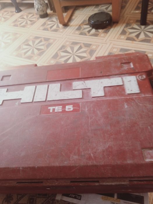 Wiertarka udarowa z borkopem Hilti te 5 i odkurzaczem