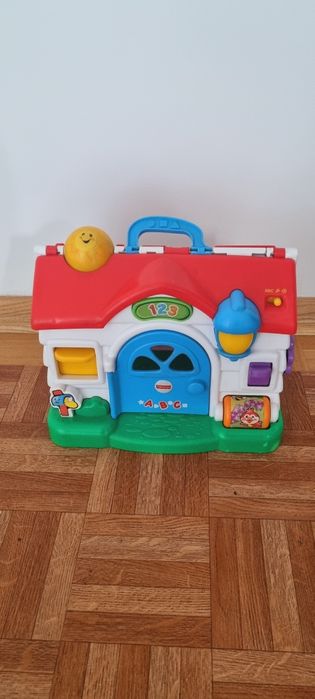 Domek fisher price