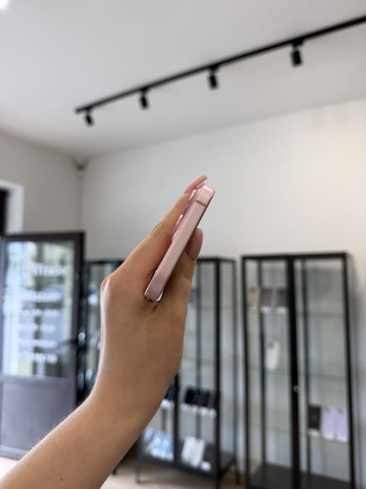 Telefon iPhone 15 128GB Różowy Apple Gwarancja iTrade