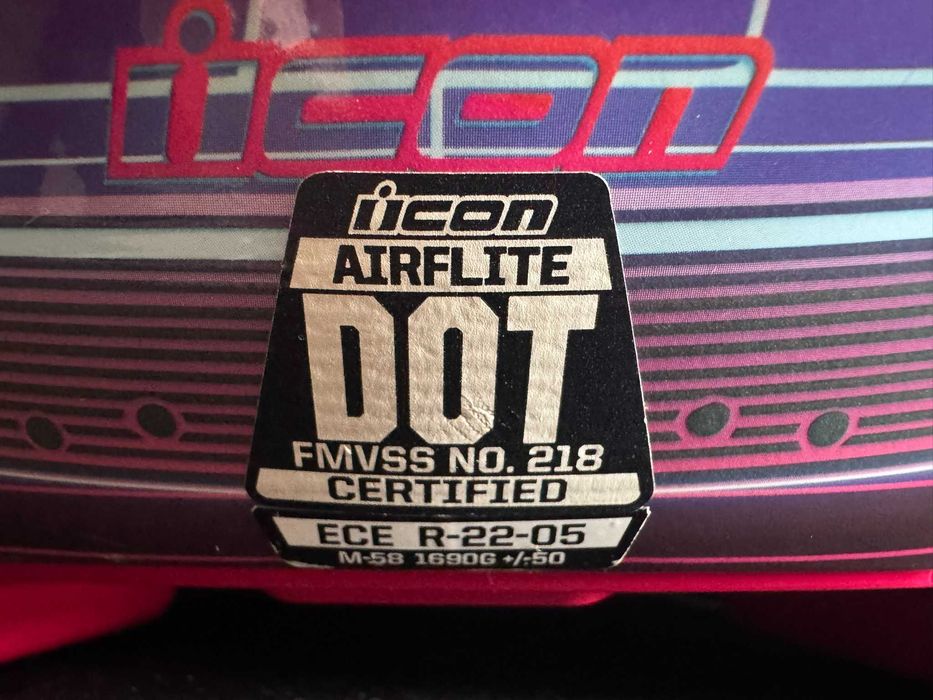 Capacete Icon Airflite Synthwave