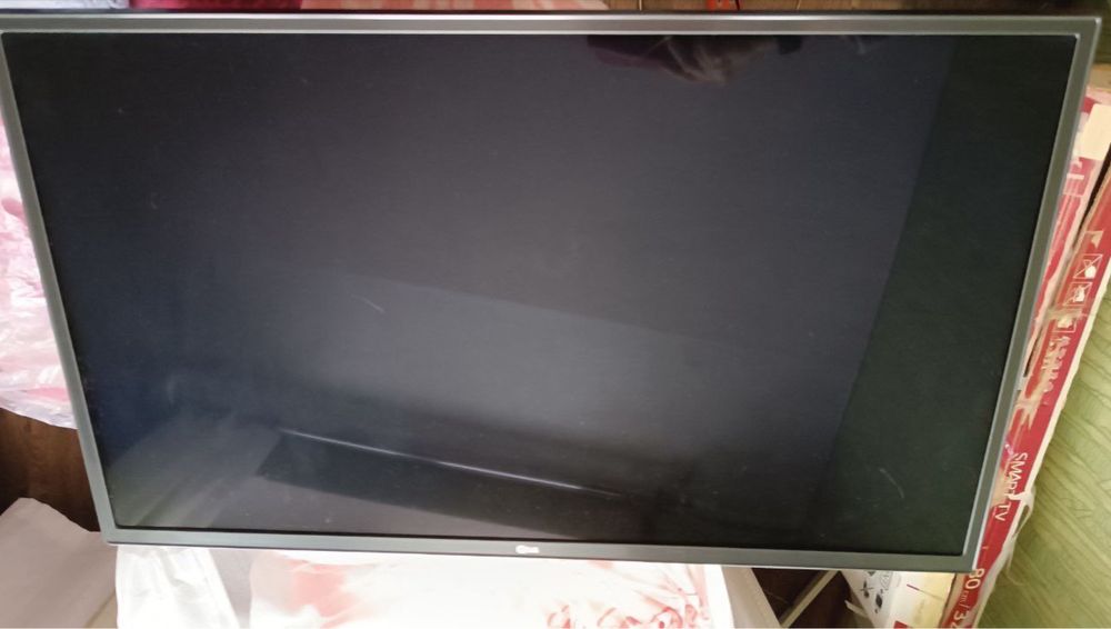 Продам Телевізор 32 дюйма Smart tv Lg Стан відмінний