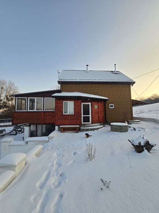 Продаж затишної садиби з 2 будинками