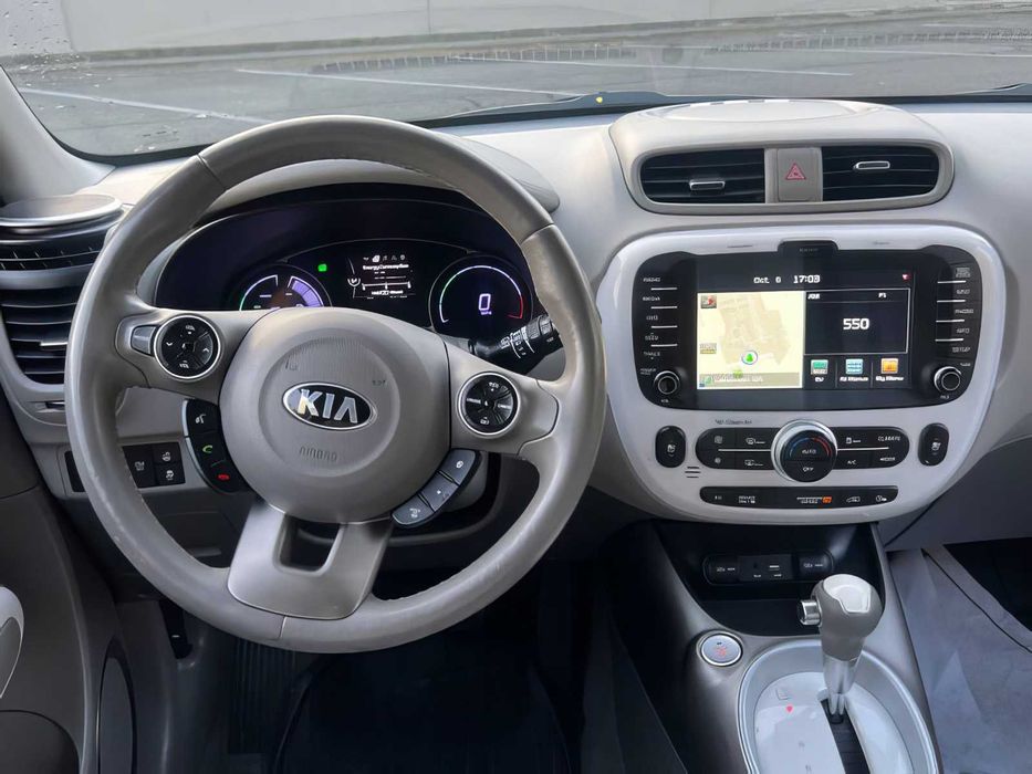 Kia Soul EV +      2015