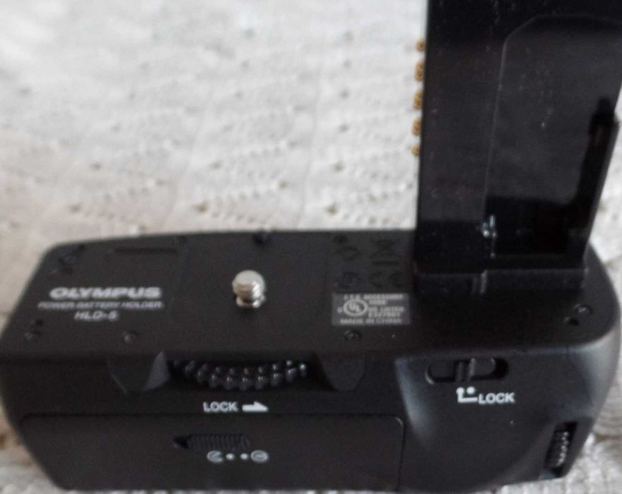 Punho de Bateria Olympus HLD-5 – Excelente Estado (caixa vermelha)