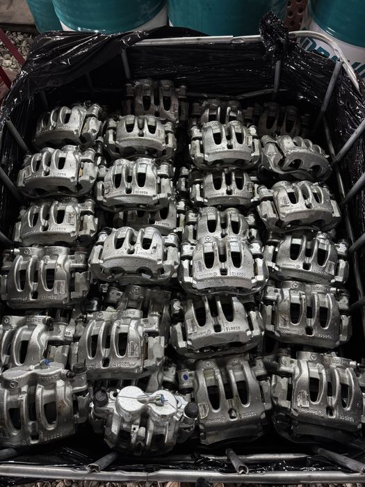 Супорт передній L (лівий) Sprinter W906/907 /VITO 639 / 447 (BREMBO)