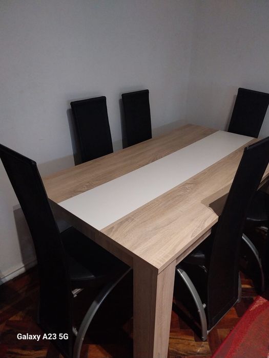 Vendo mesa com 6 cadeiras