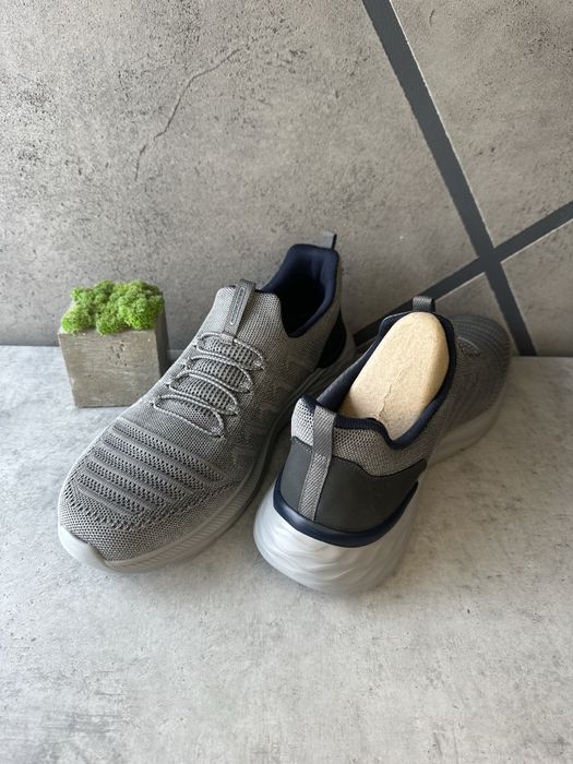 Розмір 48 US 14.Фірмові чоловічі кросівки сліпони Skechers. Оригінал!