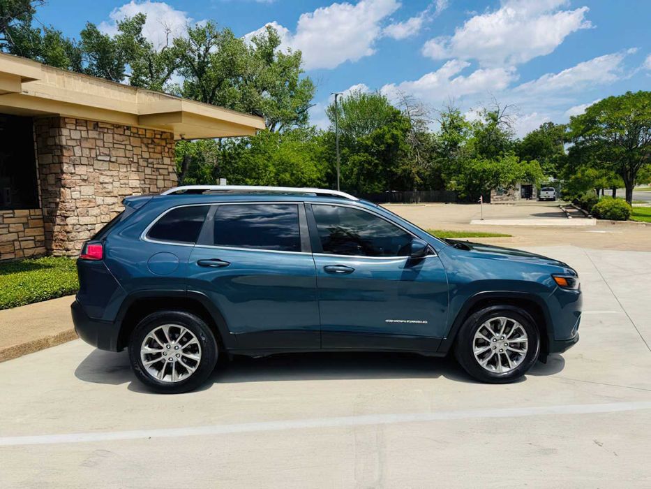 Jeep Cherokee Latitude Plus      2020