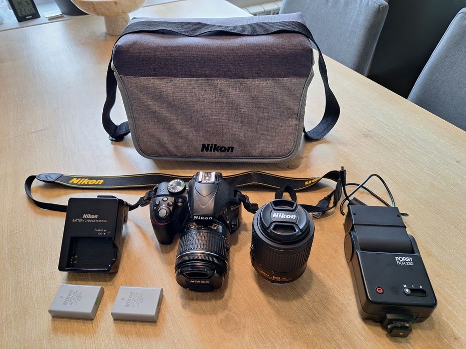 Aparat fotograficzny Nikon D3300 z akcesoriami