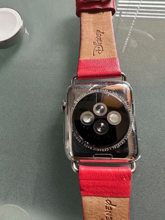 apple iwatch 1 gen 38mm  uszkodzony