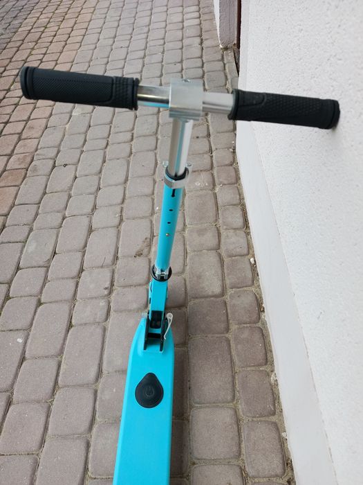 Hulajnoga elektryczna dla dzieci